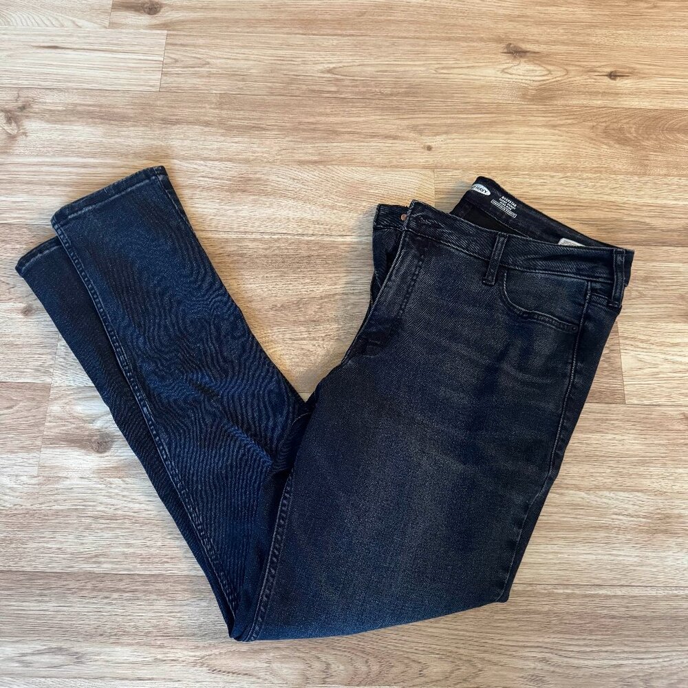 Old Navy Rockstar Super Skinny High Rise Jeans